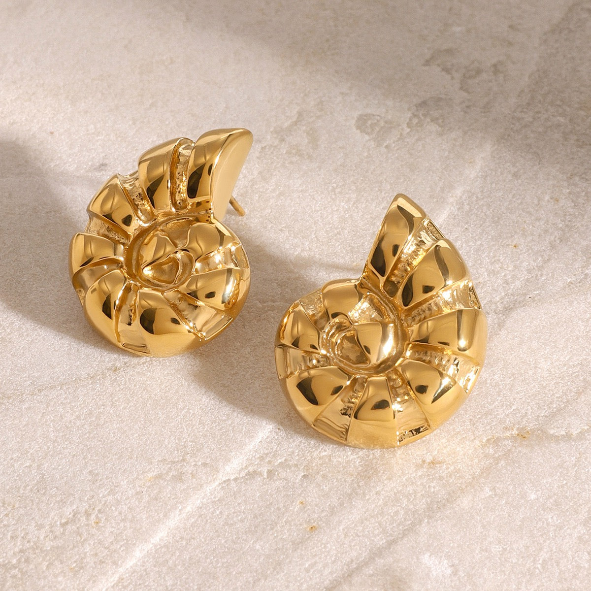 Golden shell earrings
