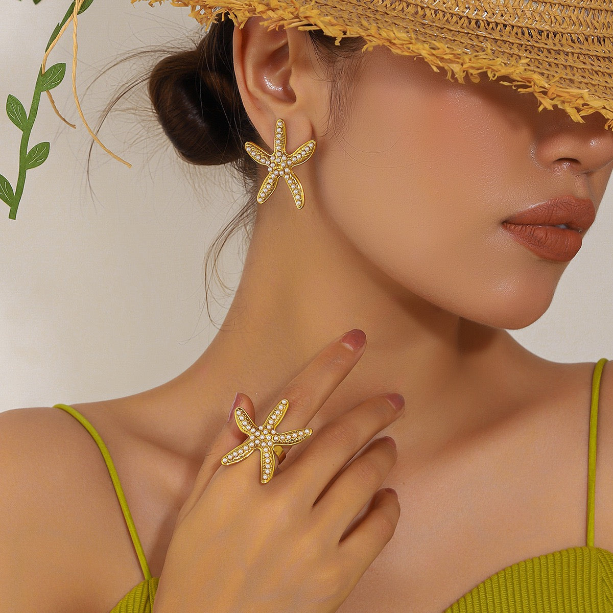 Pearly starfish earrings