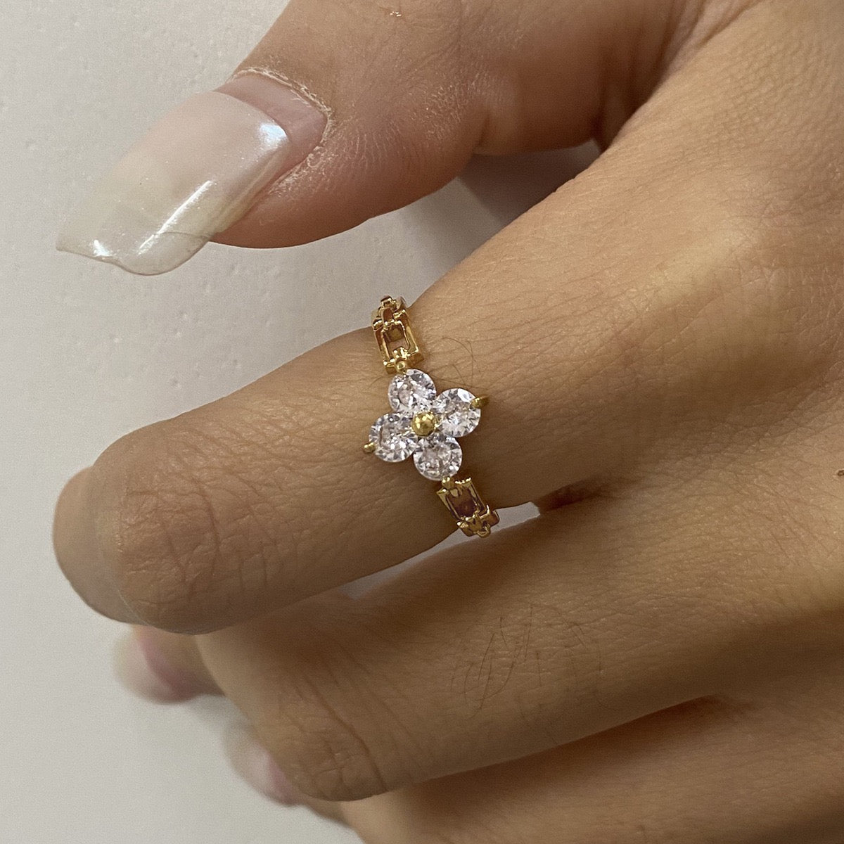 Clover flower ring