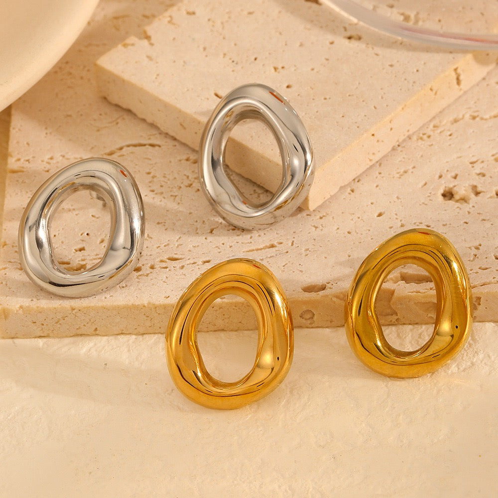 Oval hoops earrings
