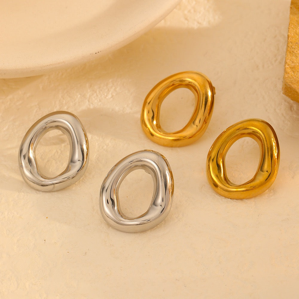 Oval hoops earrings