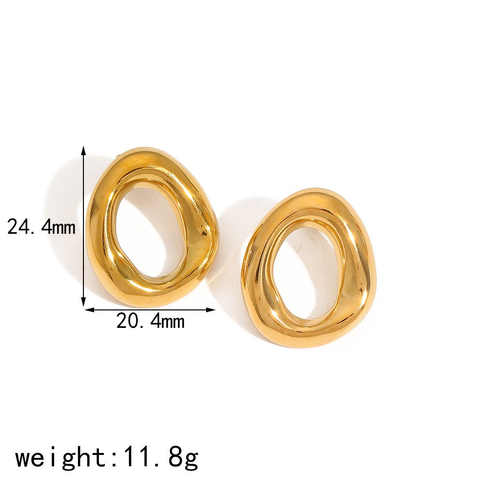 Oval hoops earrings