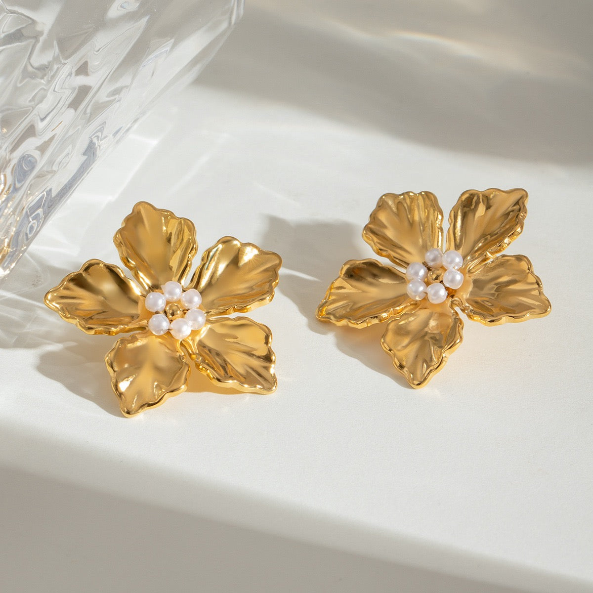 Pearly flower earrings