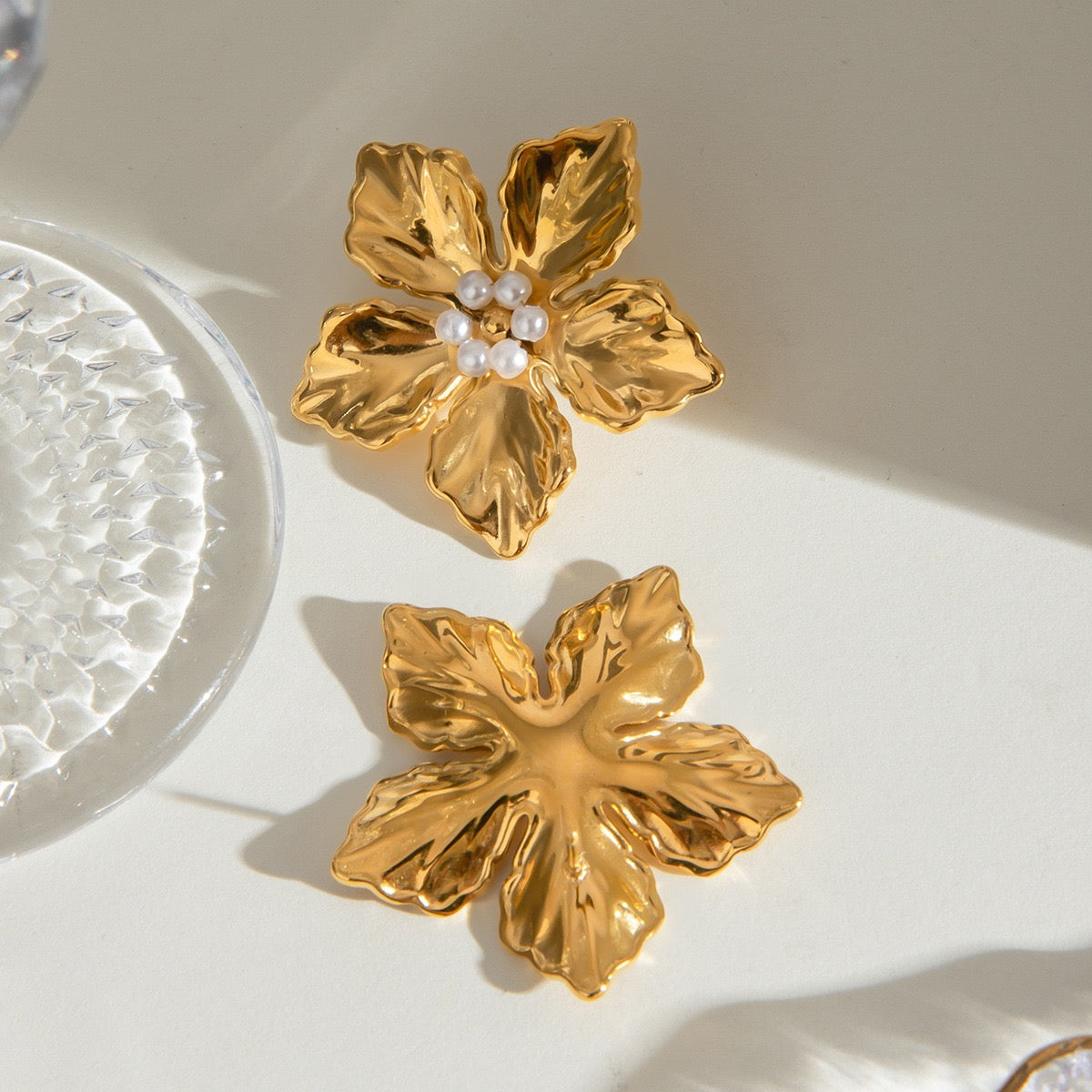 Pearly flower earrings