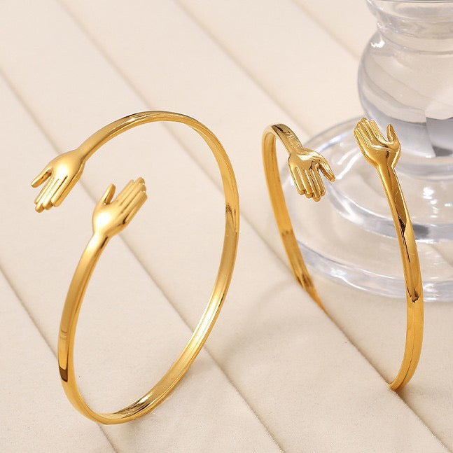 Huggie bangle