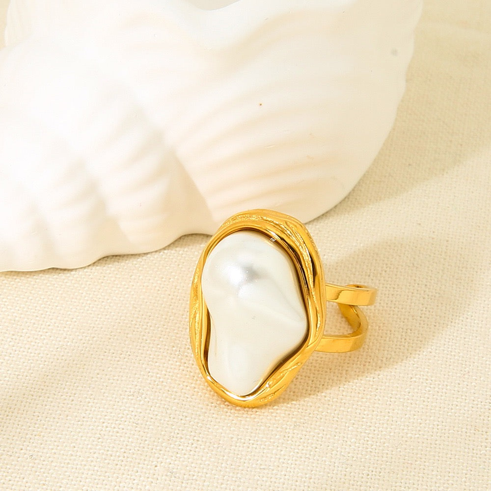 Statement pearly set