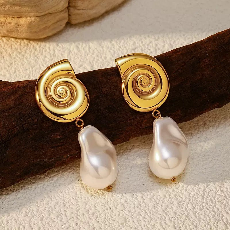 Swirl pearly earrings