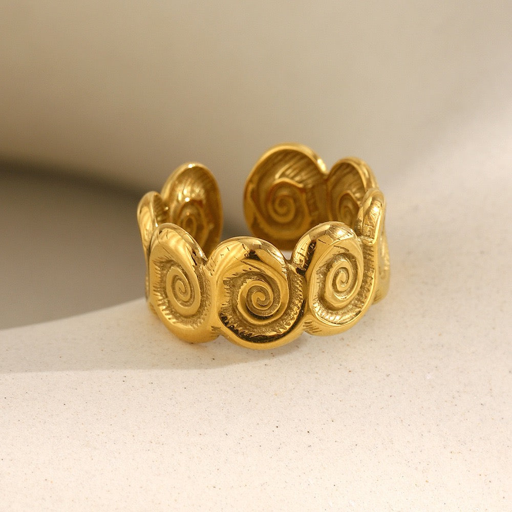 Thick swirl ring