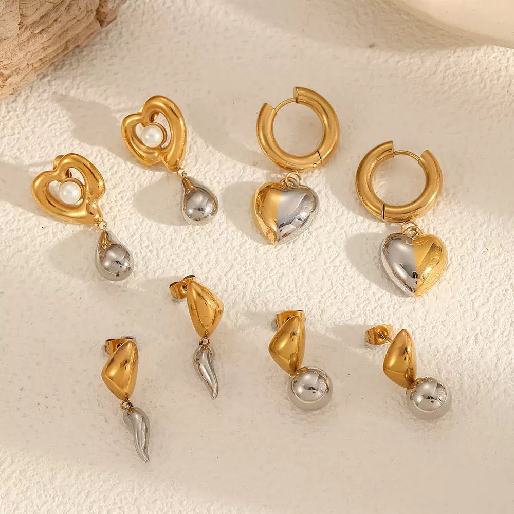 Two tones heart earrings