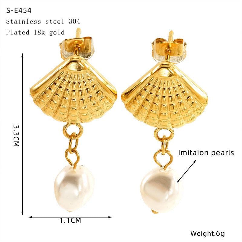 Pearly shell earrings
