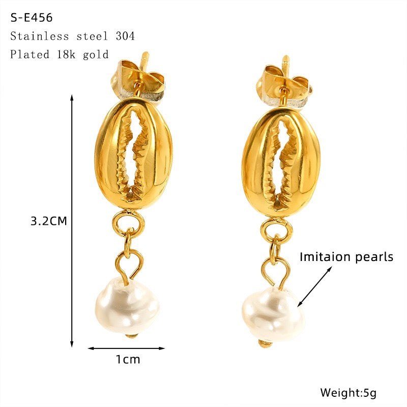 Pearly shell earrings