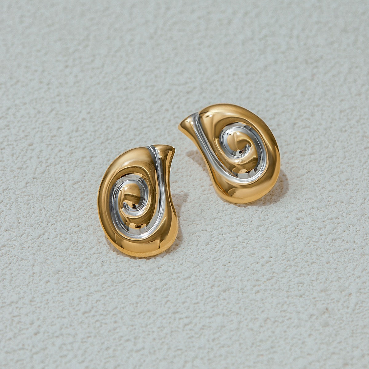 Two tones shell earrings