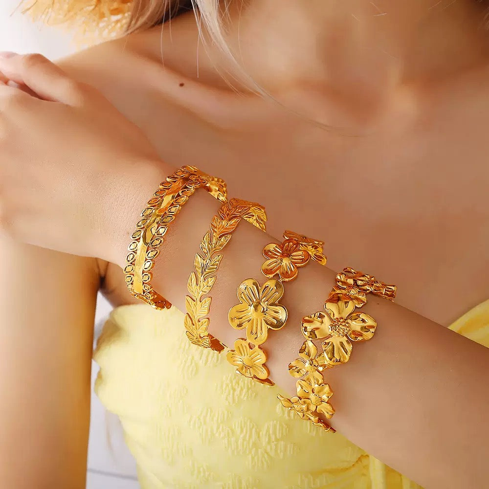 Flower bangle