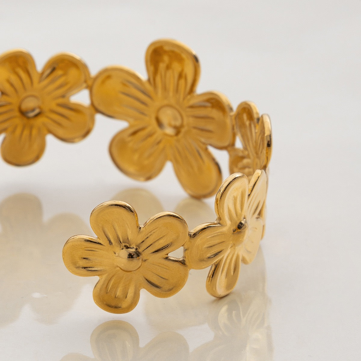 Flower bangle
