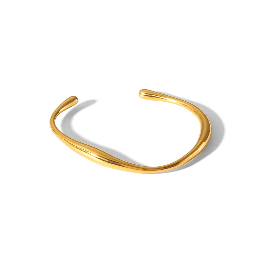 Mobius band bangle