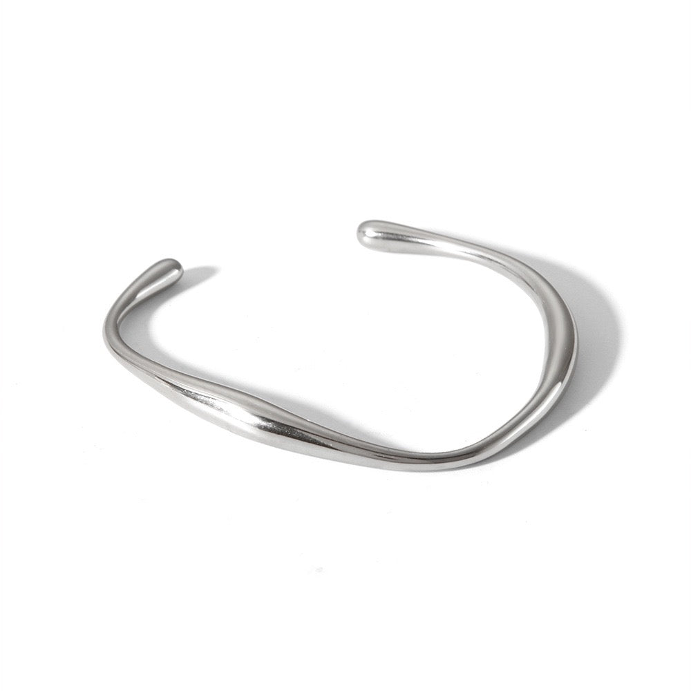 Mobius band bangle