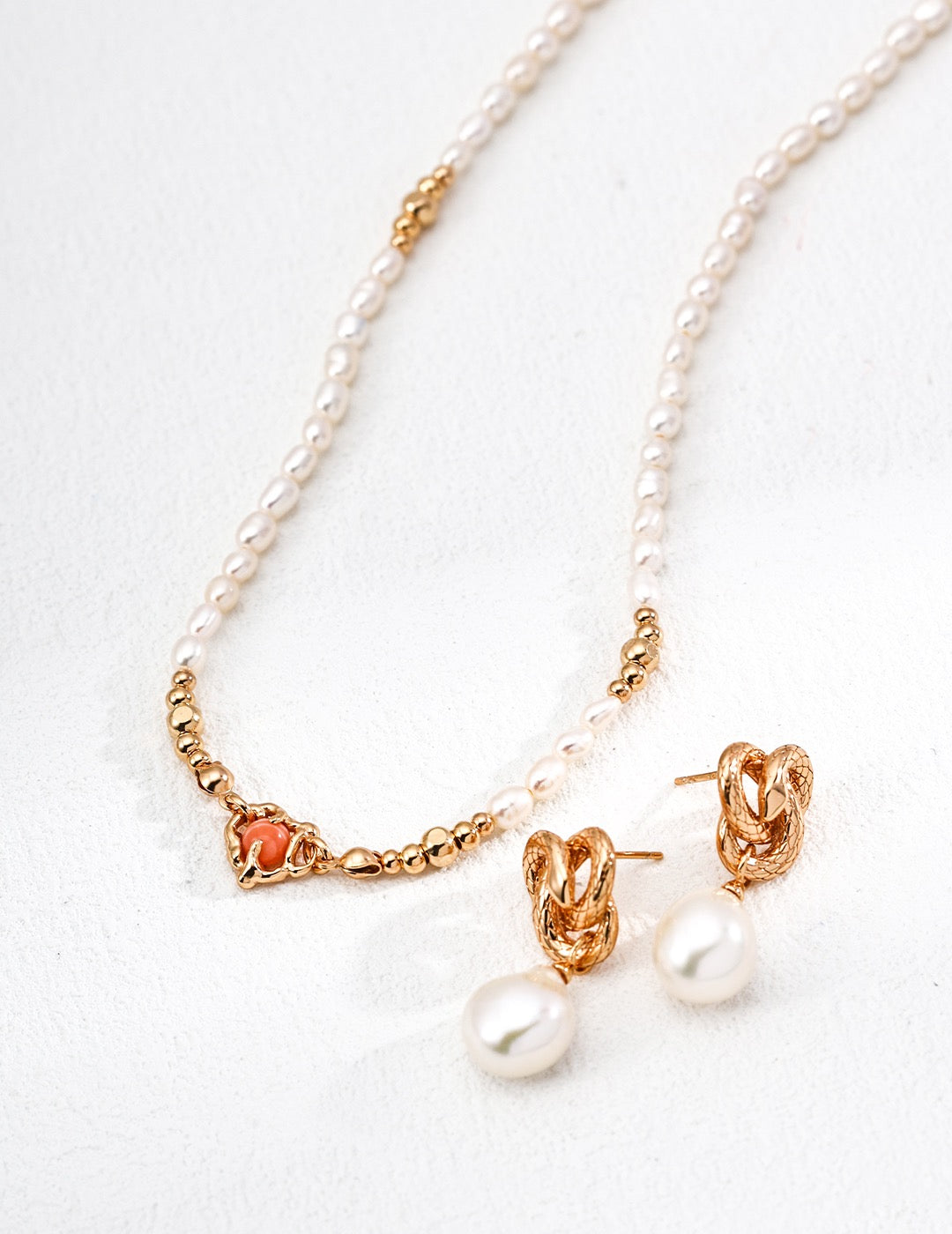 Double bay Tangled heart Pearl earrings