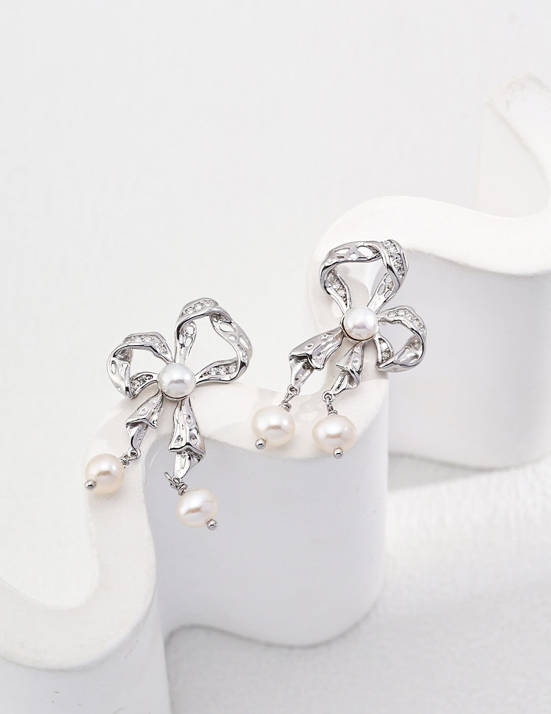 Syria Sweet little bow earrings