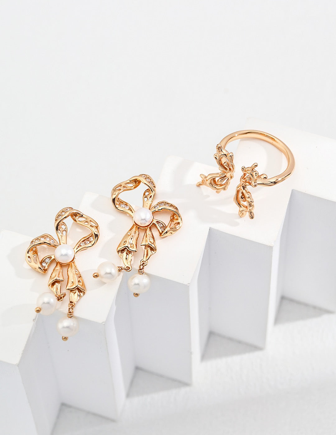 Syria Sweet little bow earrings