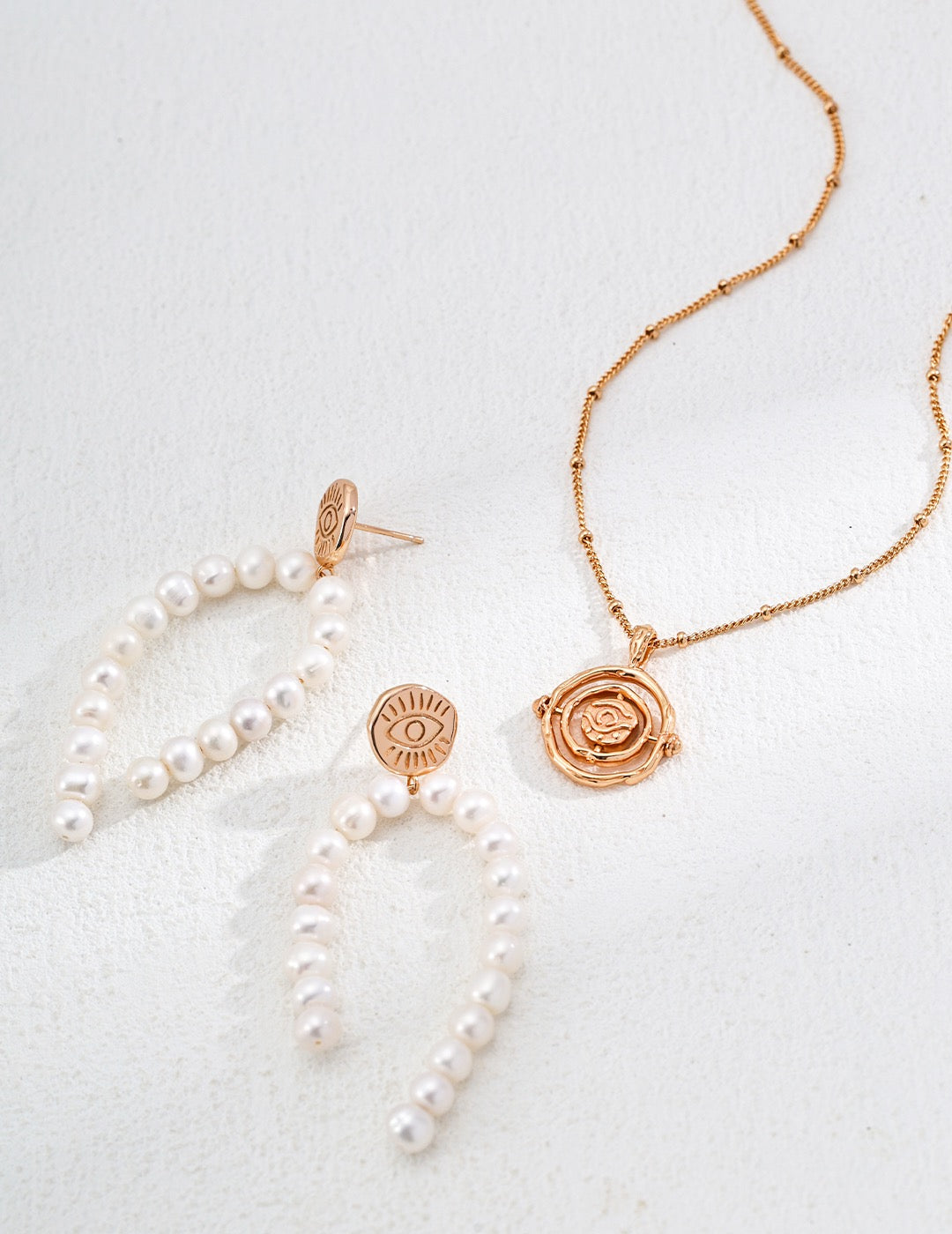 Emirts Eyes Pearl earrings