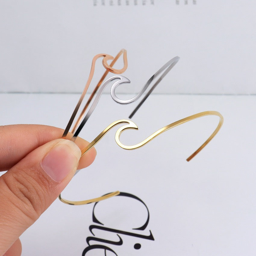 Wave of bondi bangle