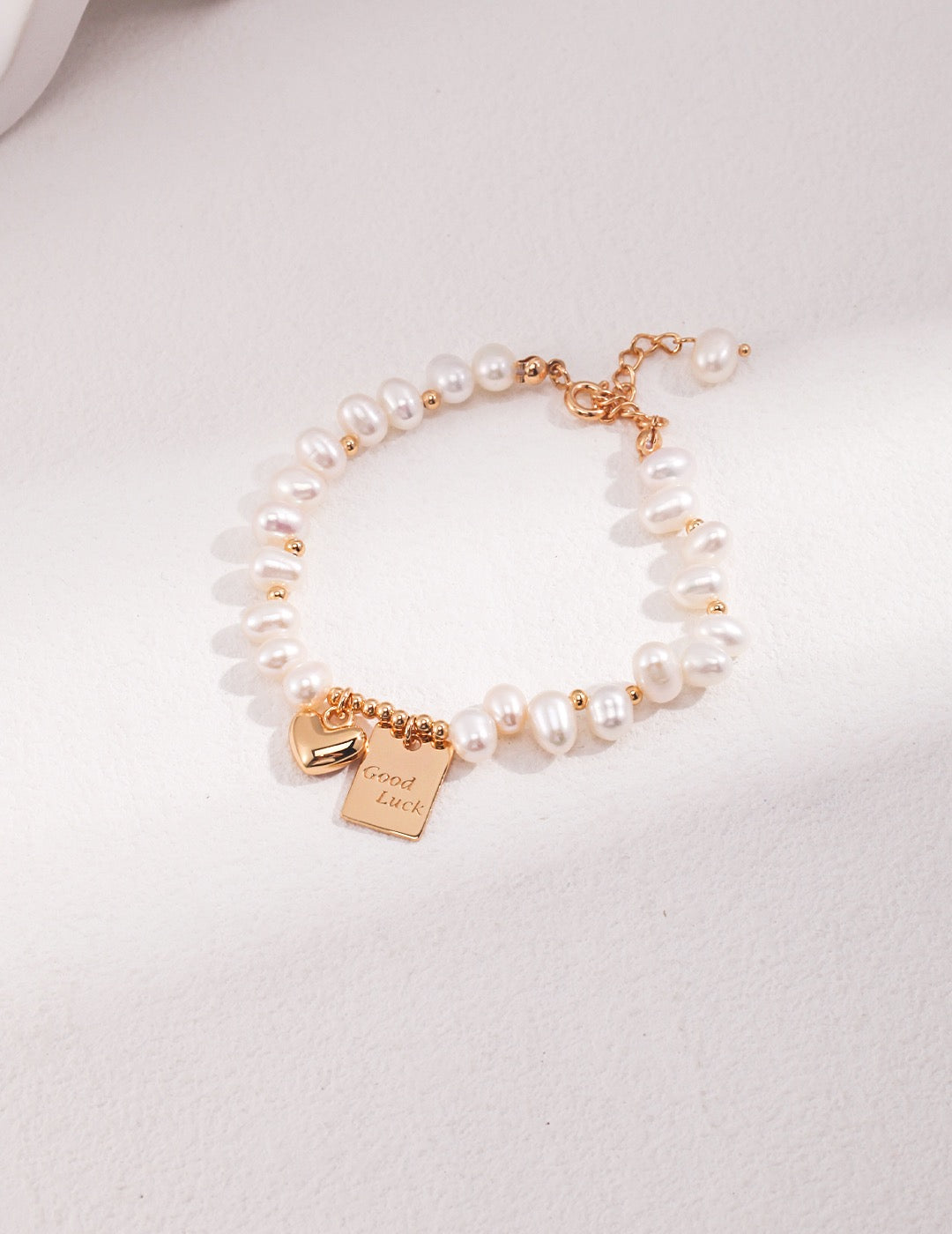 Cambridge Good luck pearl bracelet