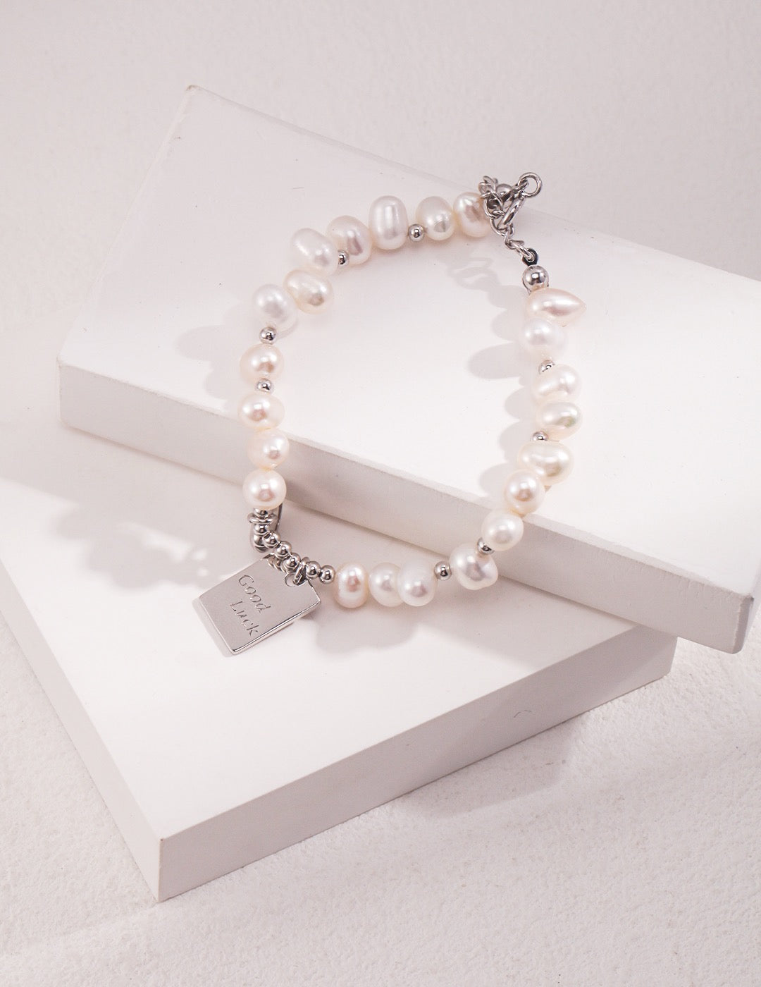 Cambridge Good luck pearl bracelet