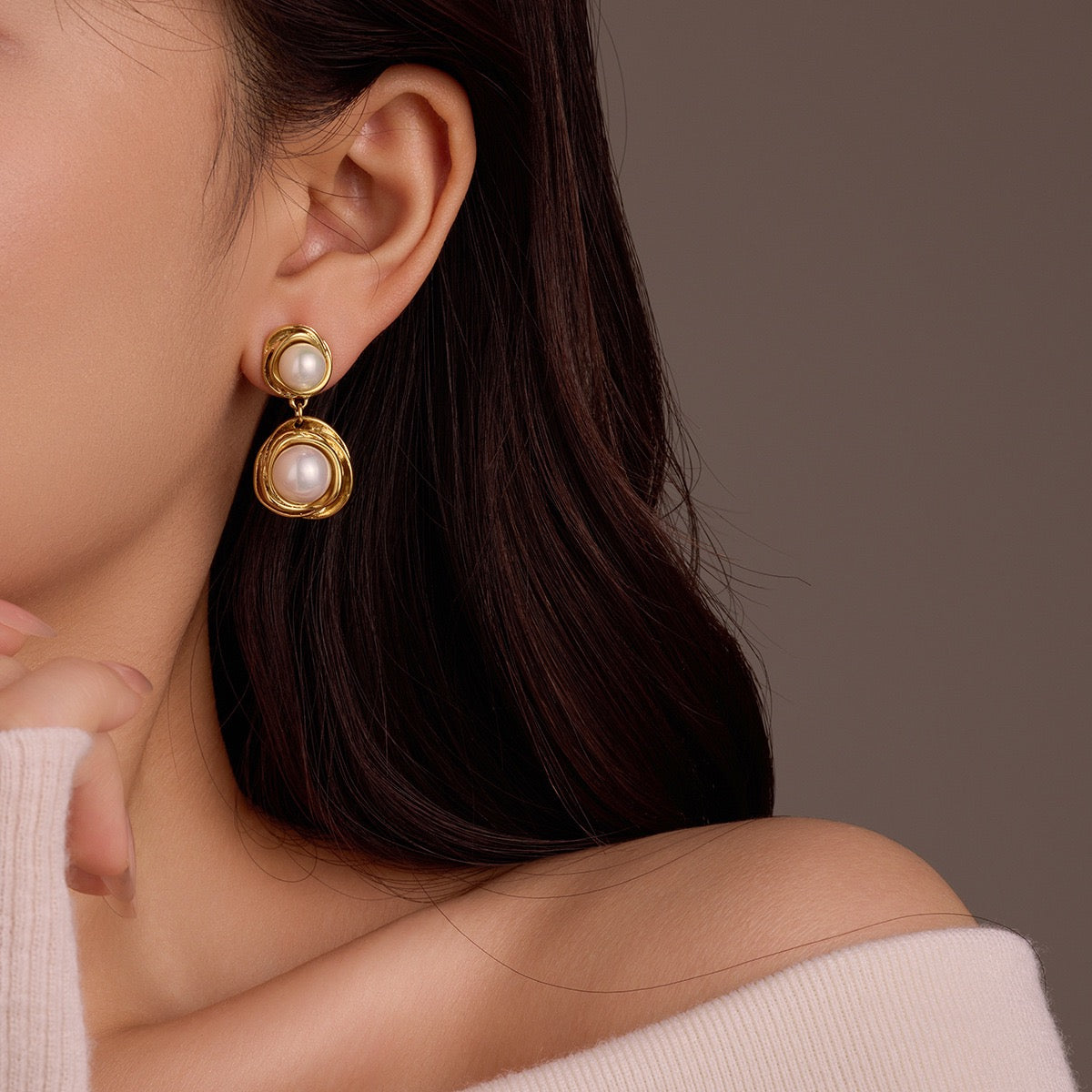 Bright sunny day pearly earrings