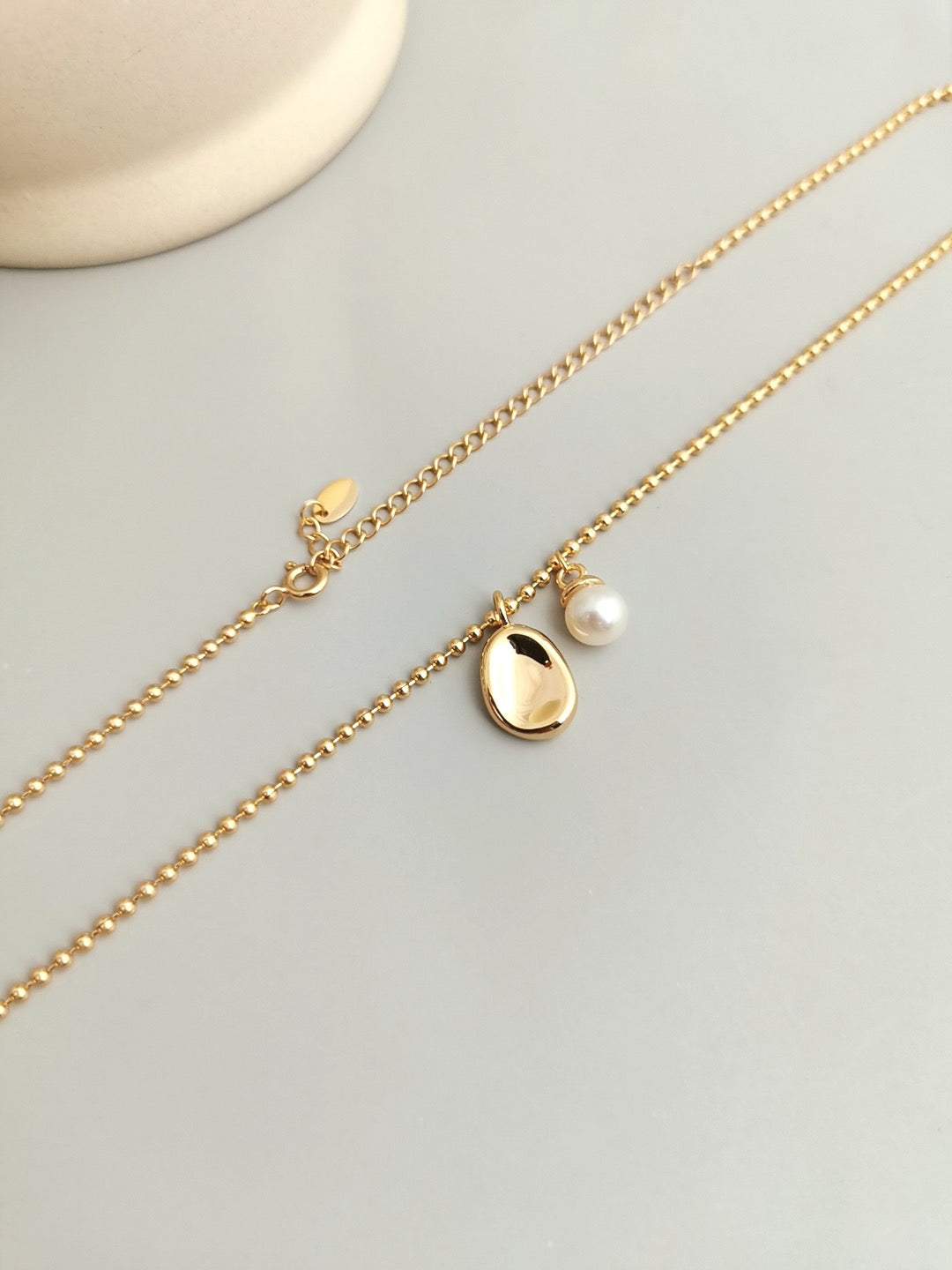 Junita Dainty pearl necklace