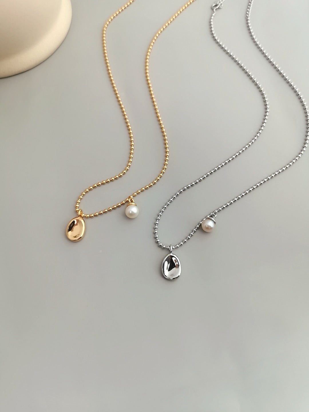 Junita Dainty pearl necklace