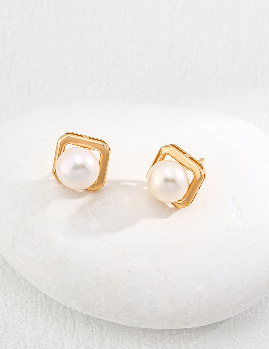 Denmark Classic Pearl studs