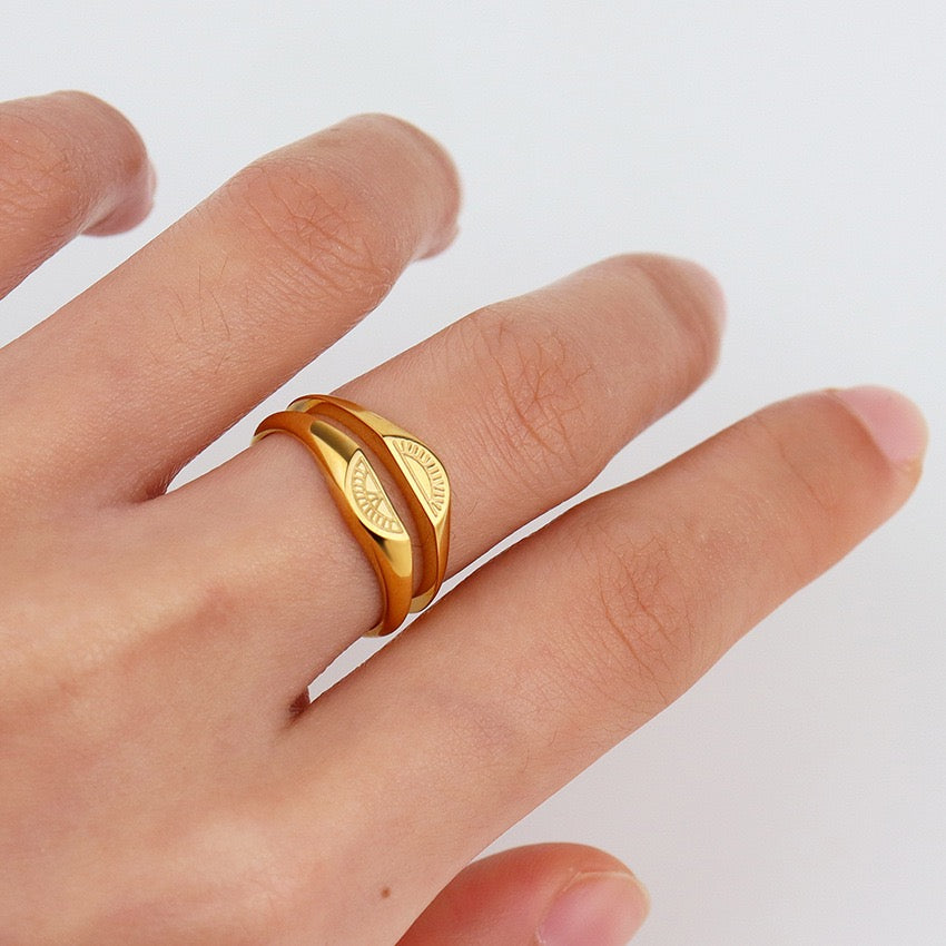 Sunlight twin rings set