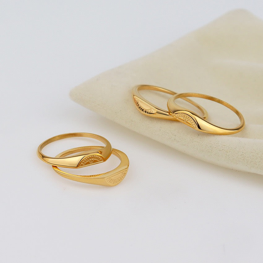 Sunlight twin rings set