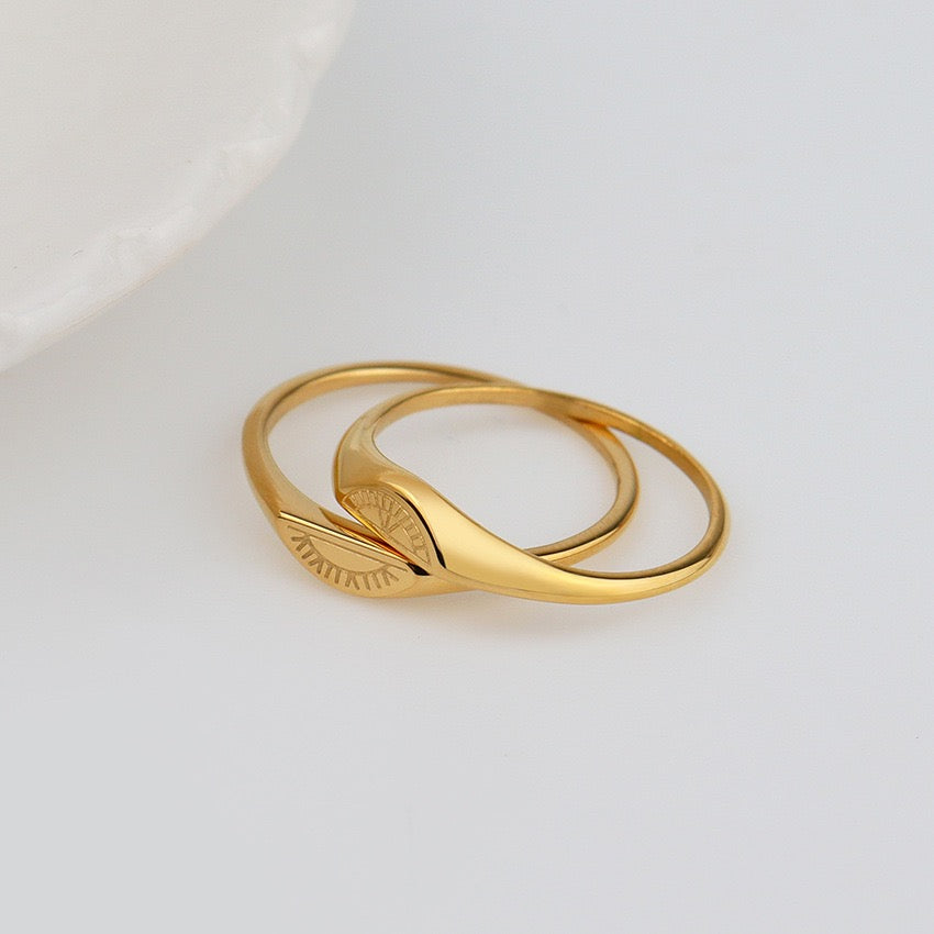 Sunlight twin rings set
