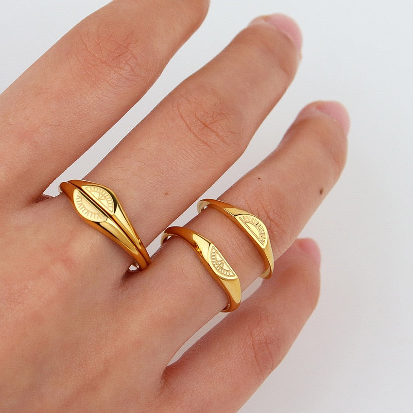 Sunlight twin rings set