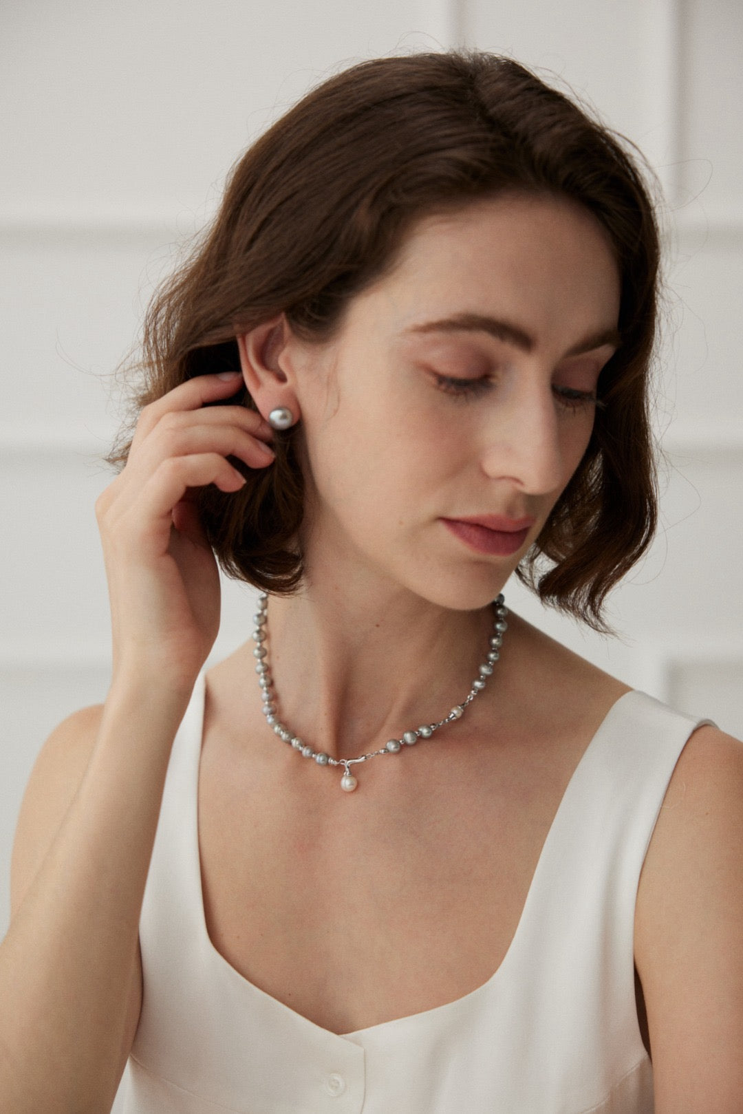 Tempe Grey pearl necklace