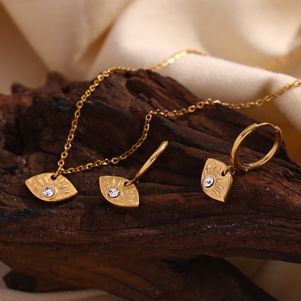 Alviston eyes earrings