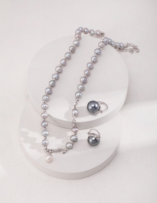 Tempe Grey pearl necklace