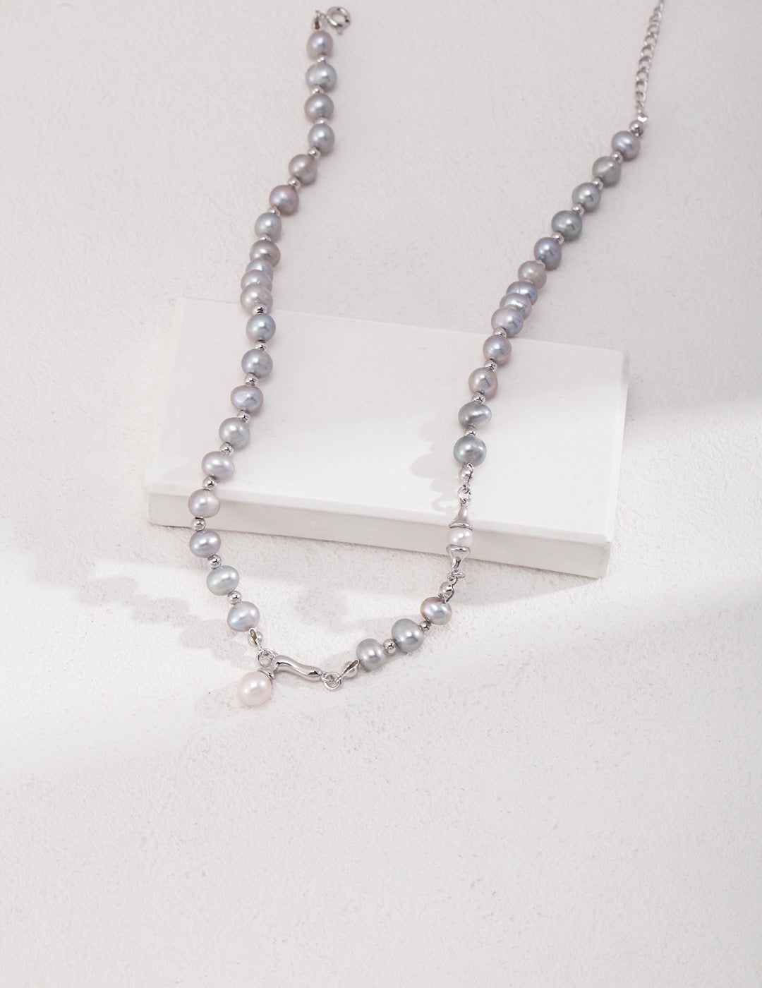 Tempe Grey pearl necklace