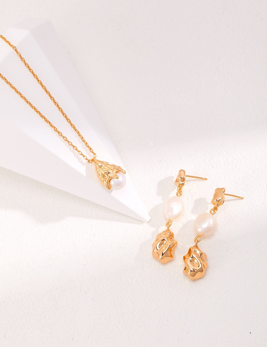 Switzerland Single drop Pearl necklace