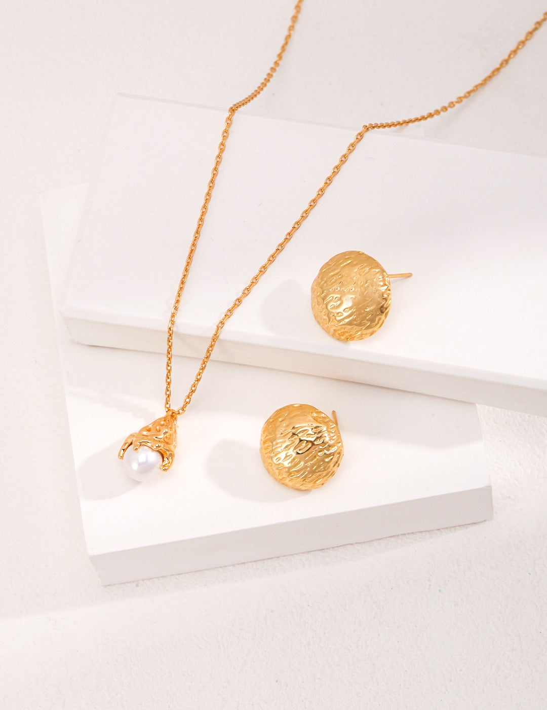 Switzerland Single drop Pearl necklace