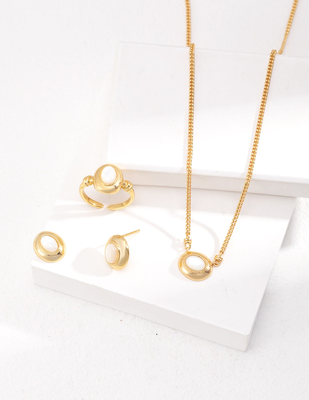 Kingsland Mother of pearl collections