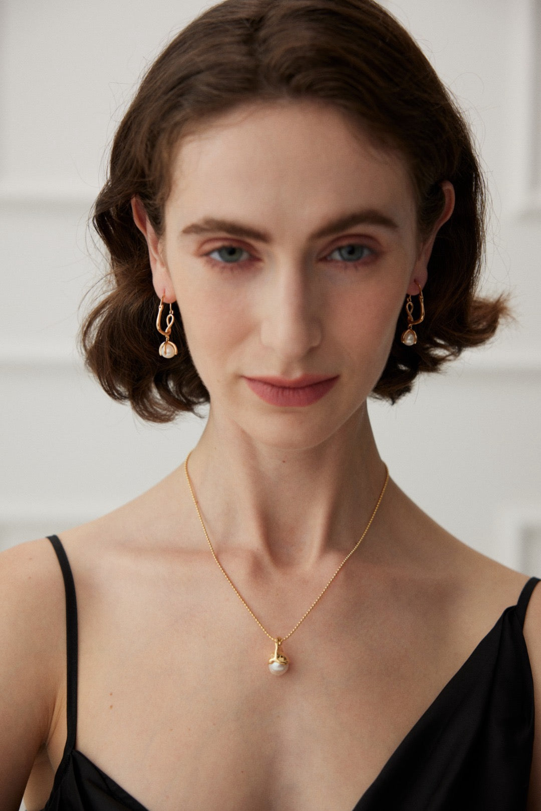 Toma Classic hoop pearl earrings