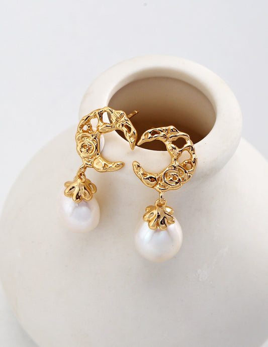 Love you to the moon Pearl earrings