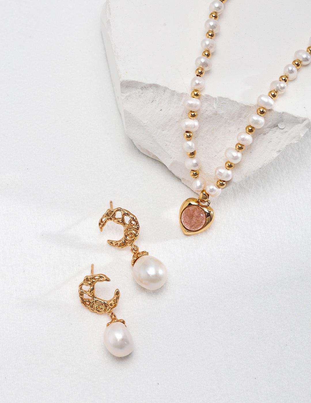 Love you to the moon Pearl earrings