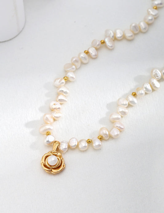 Rose garden Pearl necklace
