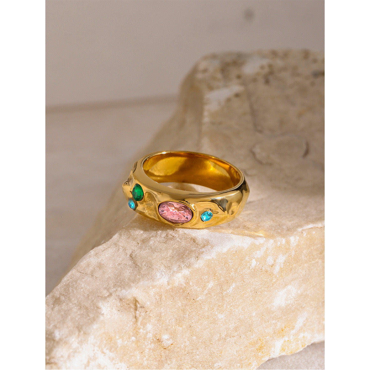 Alyssa Colorful life ring