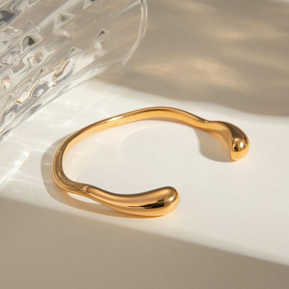 Oscar open bangle