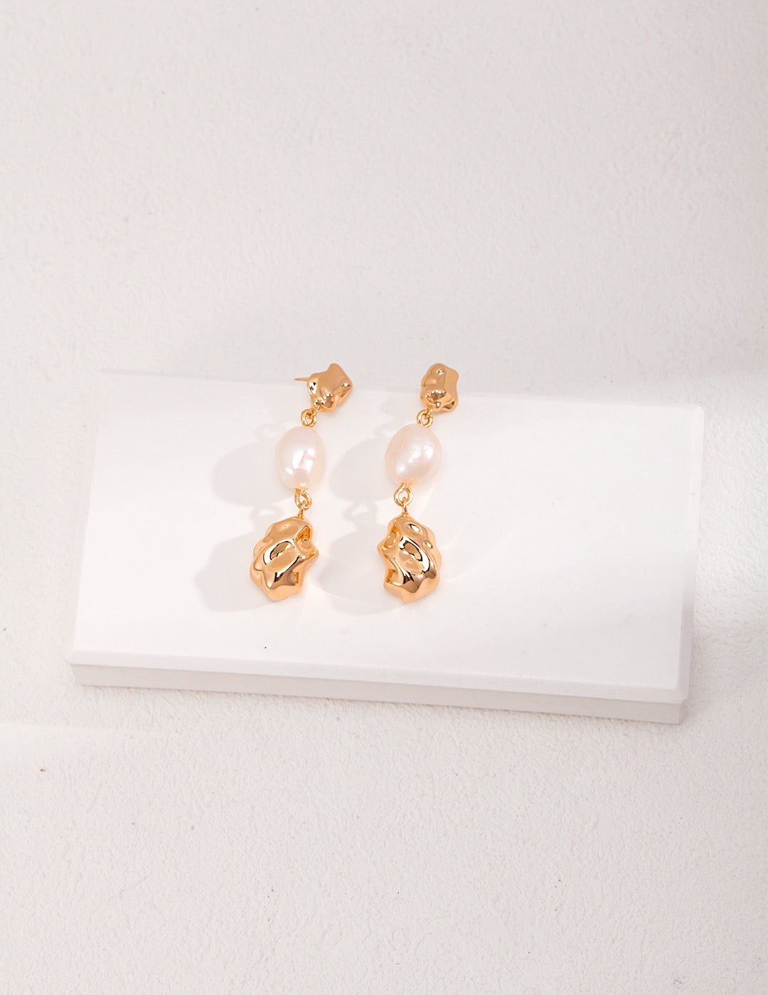 Mengbai Golden drop pearl earrings