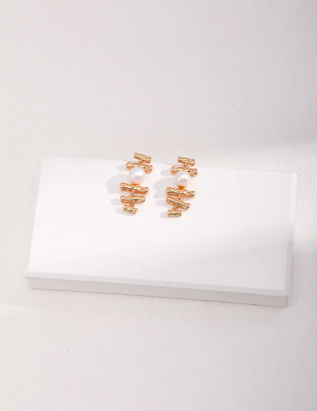 Ozark Ladder pearl earrings
